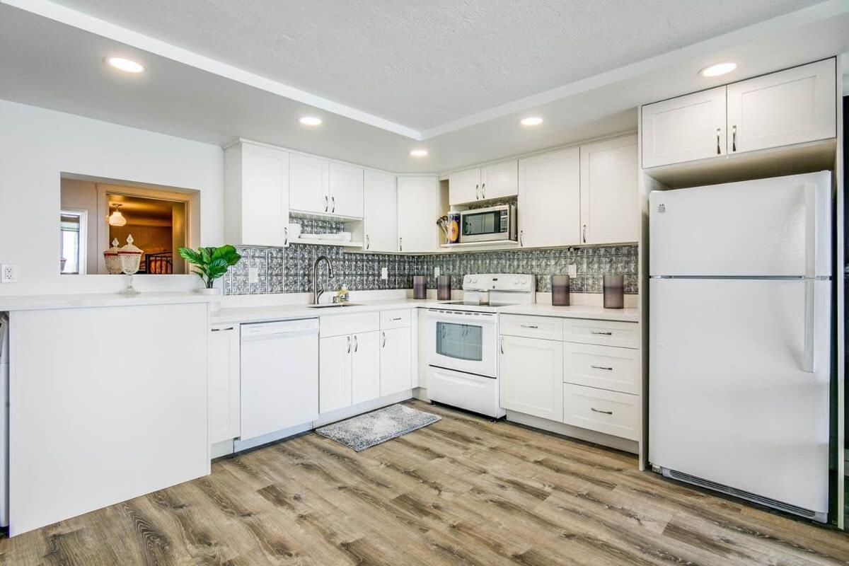 Luxury Beachfront Condo Hau'ula Экстерьер фото